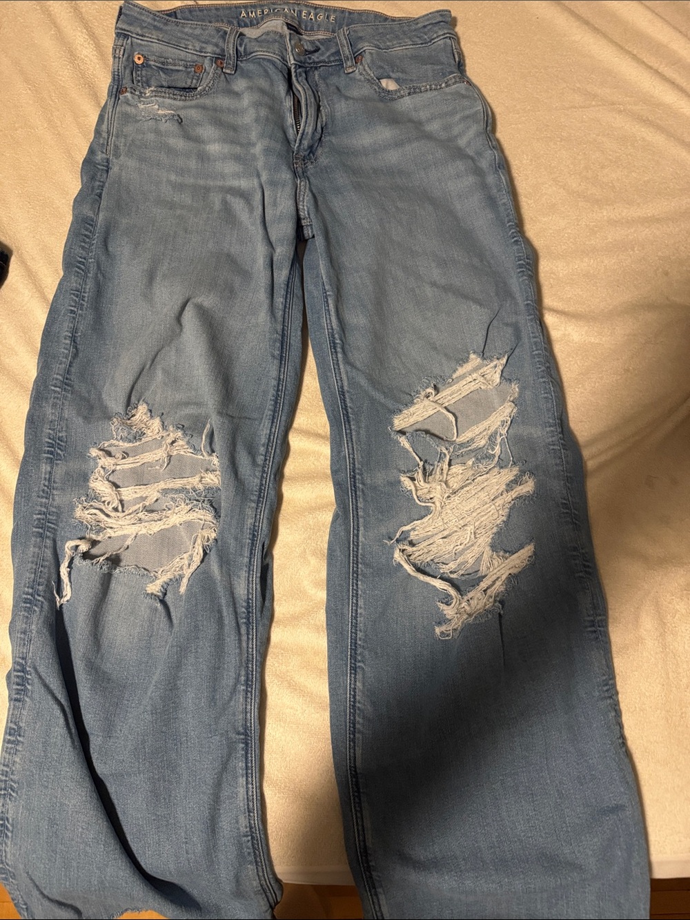American Eagle Outfitters Light Wash Ripped Boyfriend Jeans